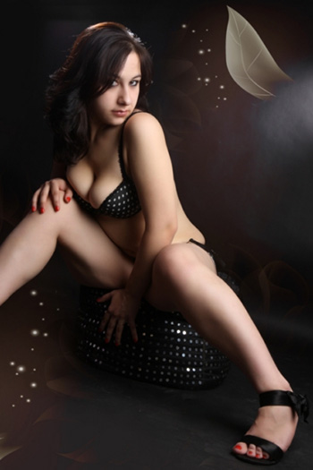 Betty pure passion sex with escort model Bulgaria big breasts girl Berlin